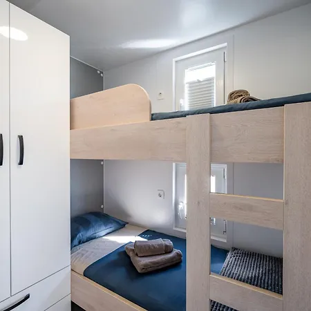 Floating House - Aria Apartamento Pula