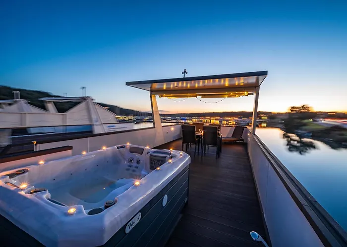 דירה Floating House - Aria
