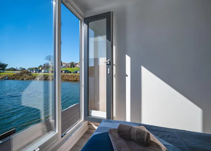 דירה Floating House - Aria *