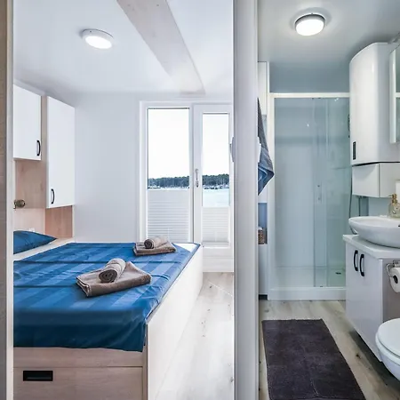 Appartement Floating House - Aria *