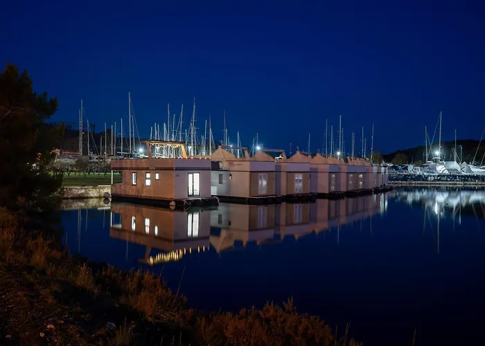 Floating House - Aria Appartement Pula